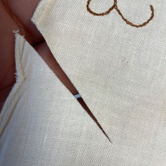 8 Vintage Cloth Napkins, Hand Embroidered, Floral Pattern - Picture 3 of 5